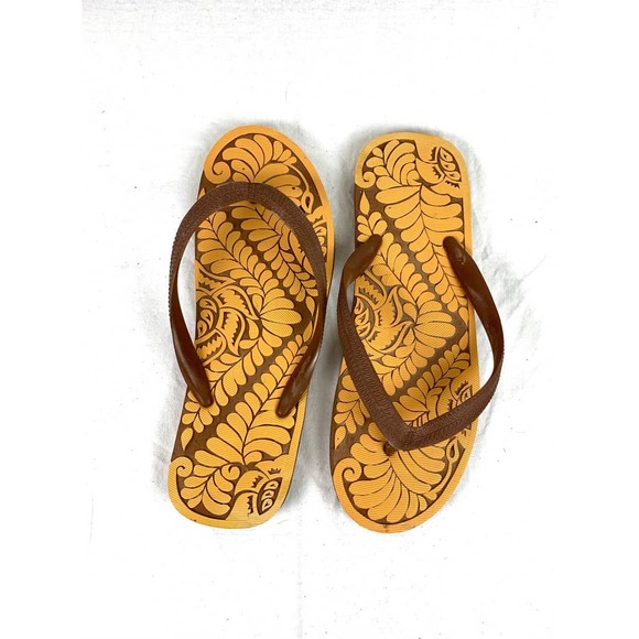 Thai Classic Carved Look 3D Rubber Slippers Flip Flops Size 11 Womens - Picture 1 of 5